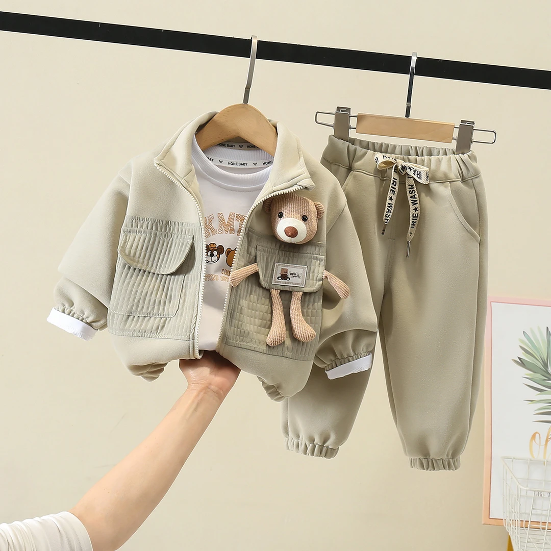 男女童春秋套装儿童新款洋气三件套宝宝卡通休闲运动加绒衣服童装