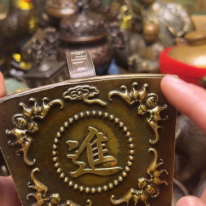 精美铜器批发档口