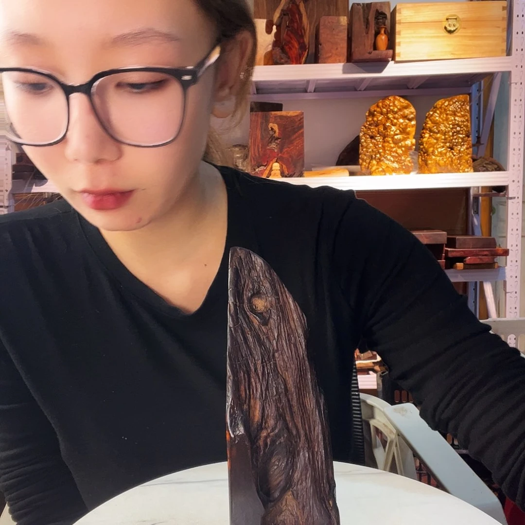 紫檀木类端景台子**曰