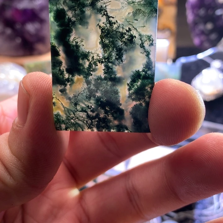 黎***利玛瑙/玉髓未镶嵌颈饰