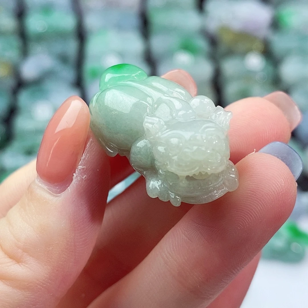 颈饰未镶嵌翡翠天然