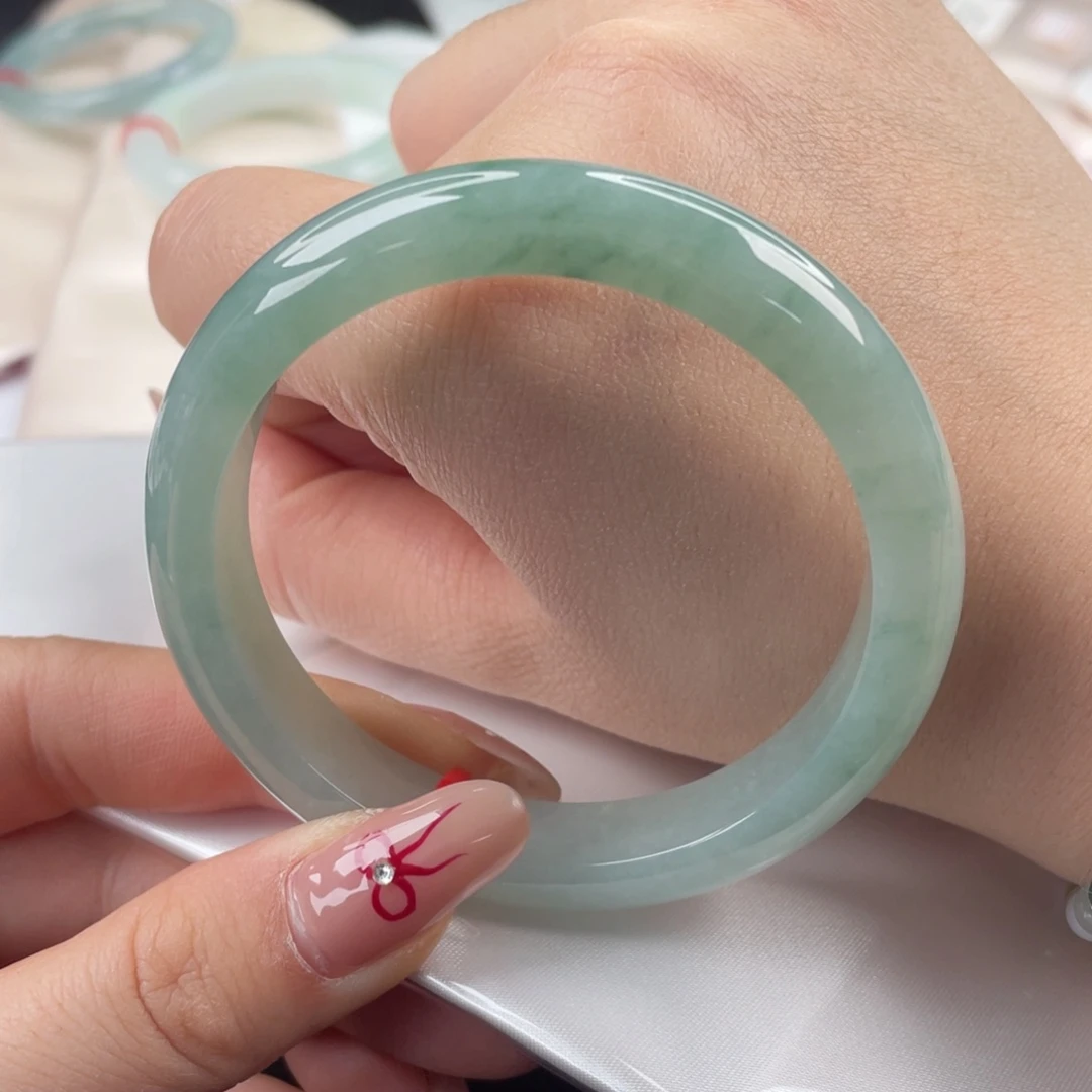 翡翠手镯未镶嵌57圈口13