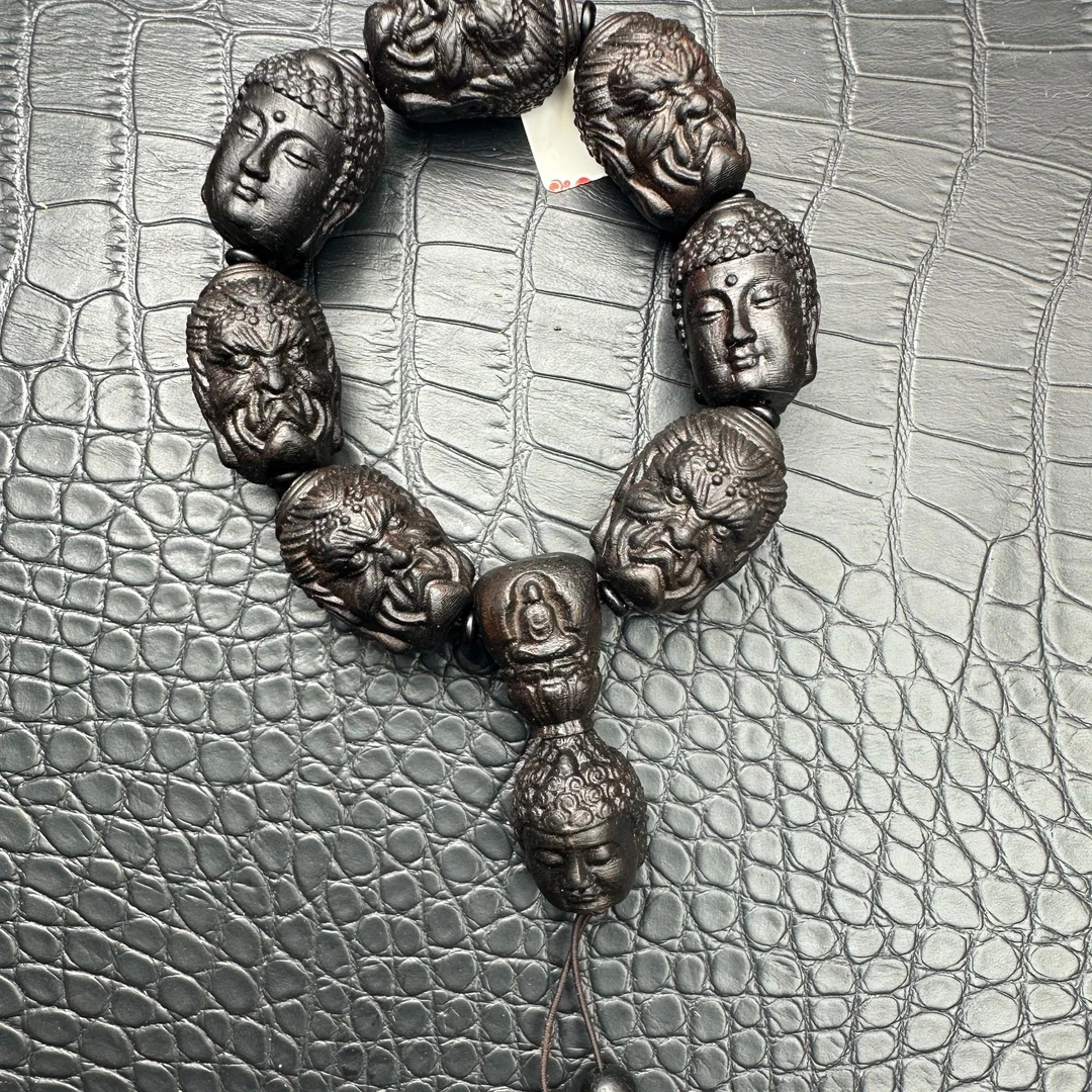 671沉木雕刻手串