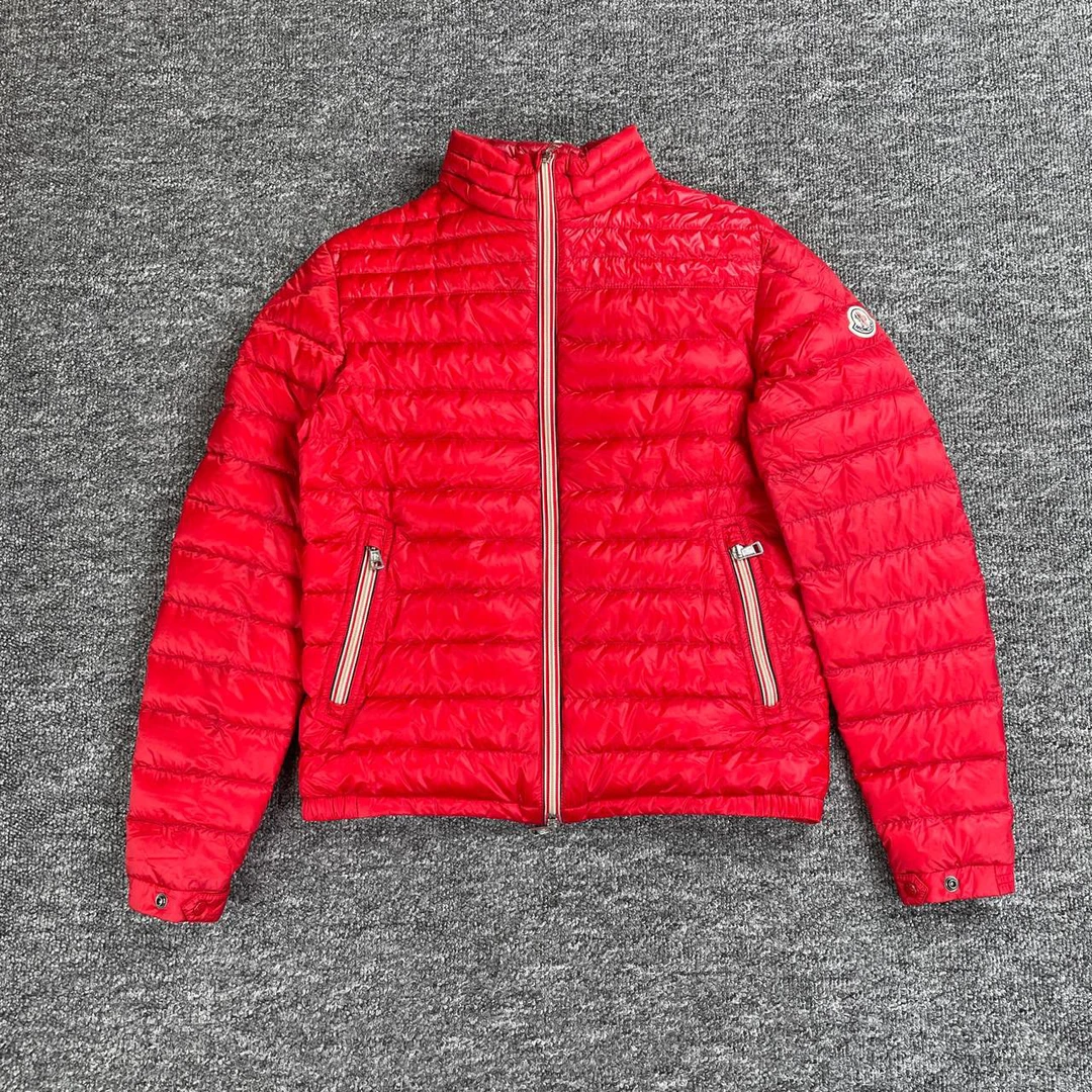 95新 MONCLER 7626/红色logo贴饰立领羽绒服外套/1码/95新