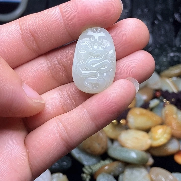 颈饰未镶嵌和田玉