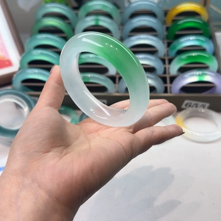 玉日**辉时尚飘花手镯006