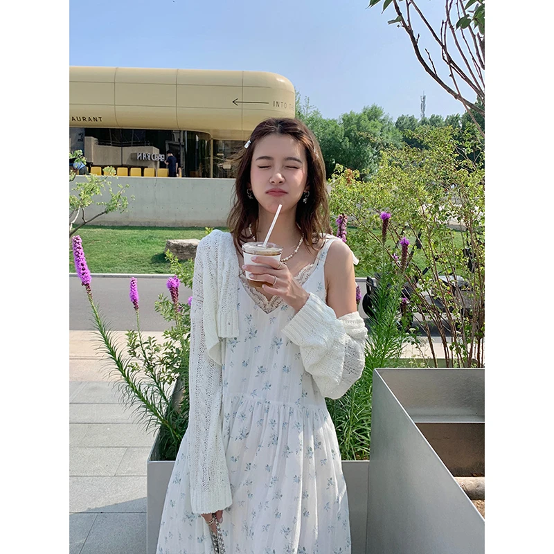 CHERI.Z度假风v领碎花裙吊带连衣裙女夏季温柔气质荷叶边长裙