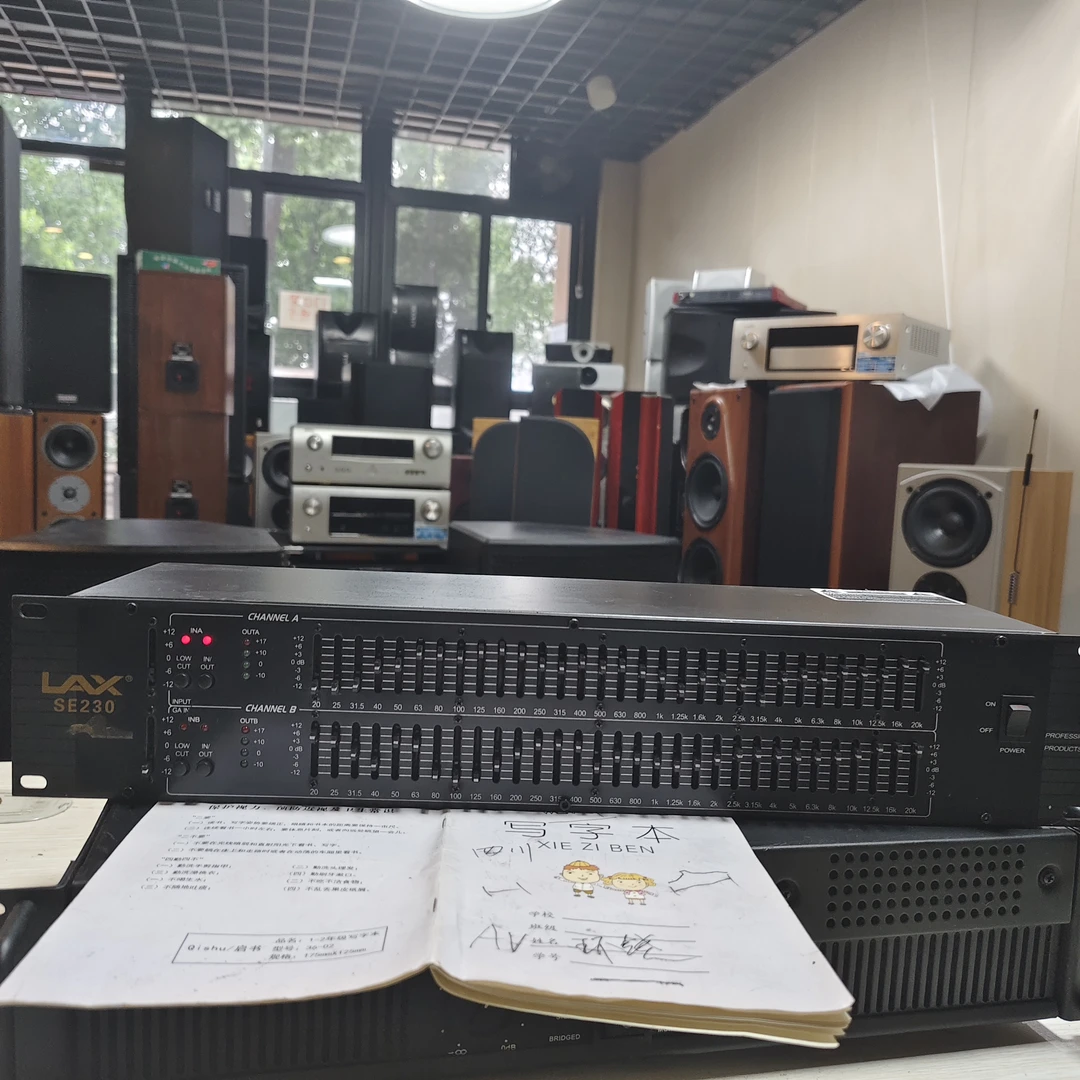 8新  8新  二手均衡器少一键  邮费自理  不包退款退货