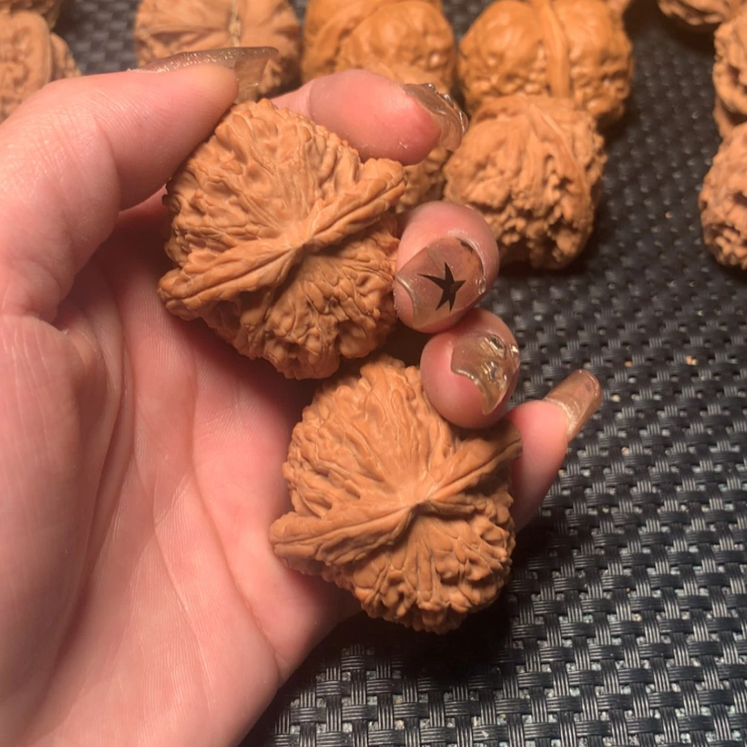 【闪购商品】文玩核桃吊坠冰*、白狮子