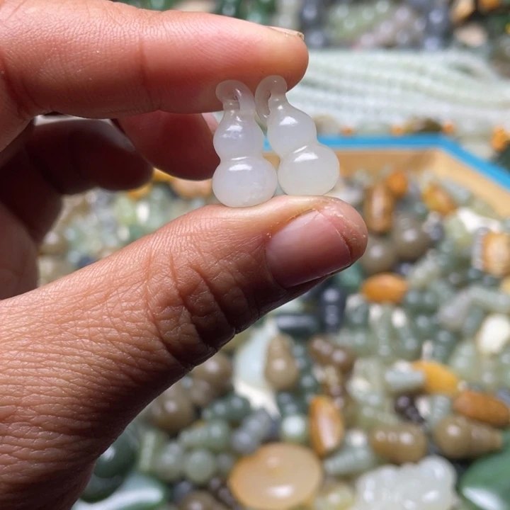 和田玉未镶嵌珠宝半成品