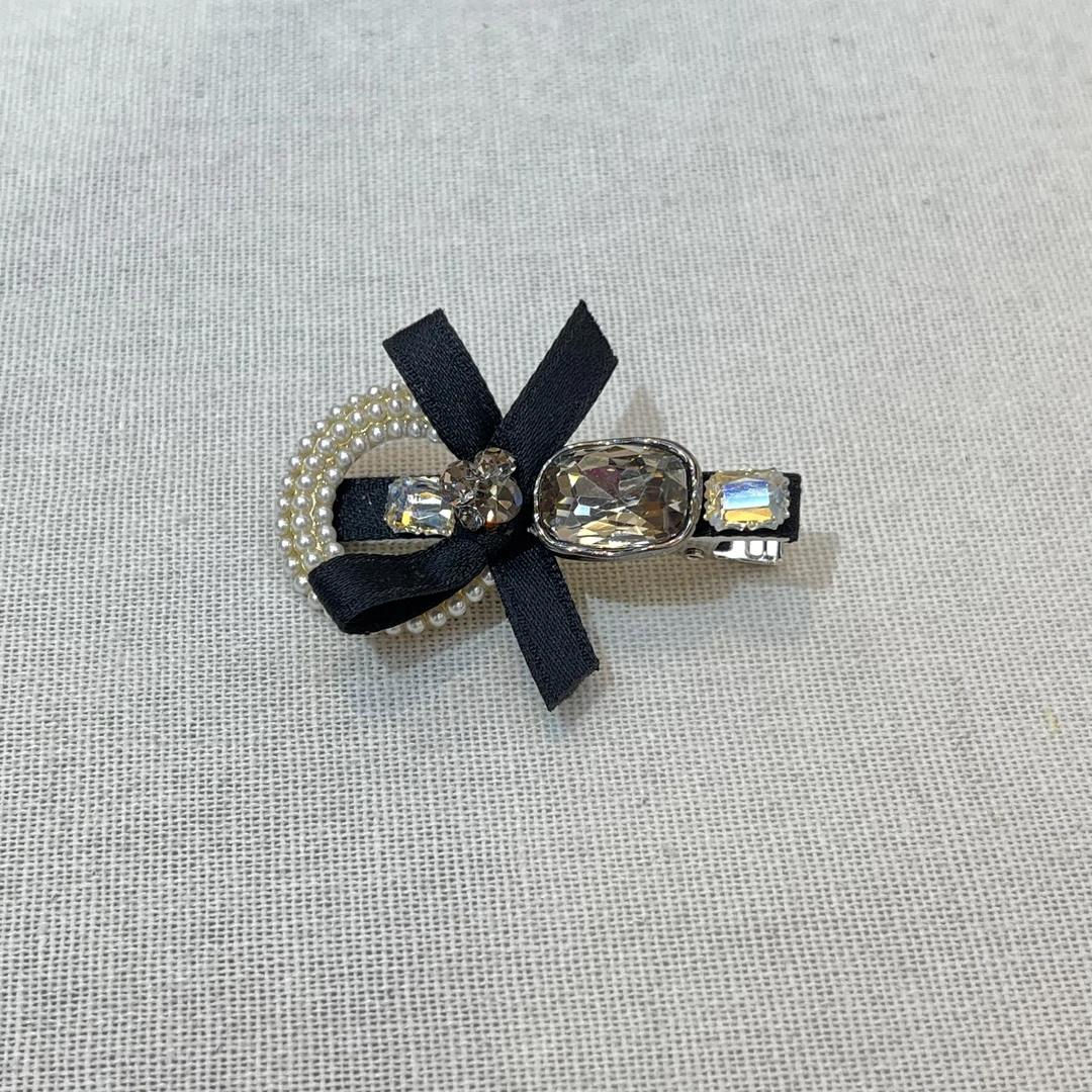 1011-时尚魔仙棒发夹一个黑色