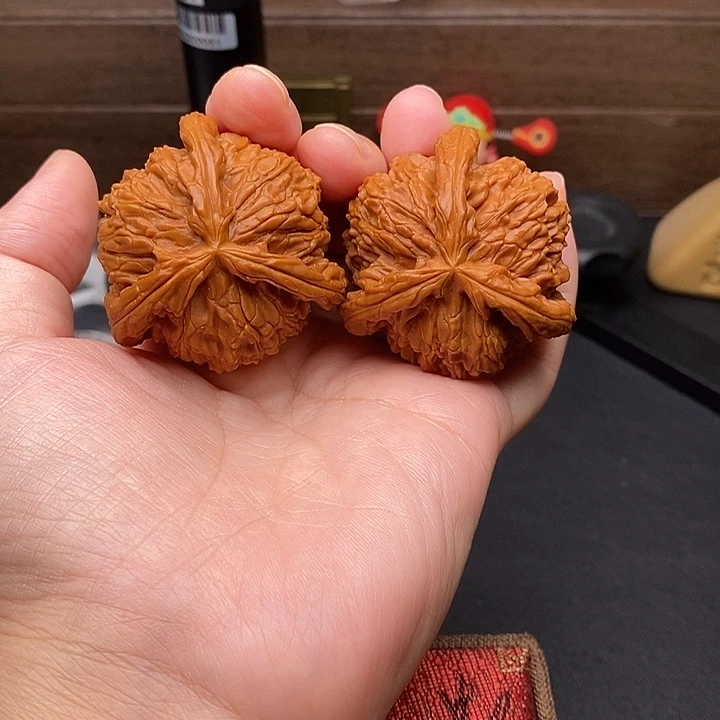 ￣***j把件文玩核桃白奔
