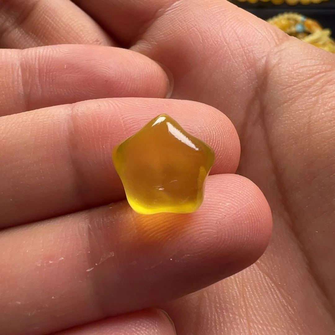 未镶嵌颈饰蜜蜡星星（打孔不退换）