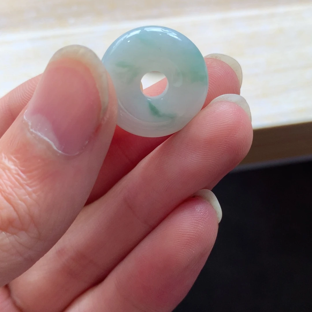 翡翠未镶嵌颈饰吊坠