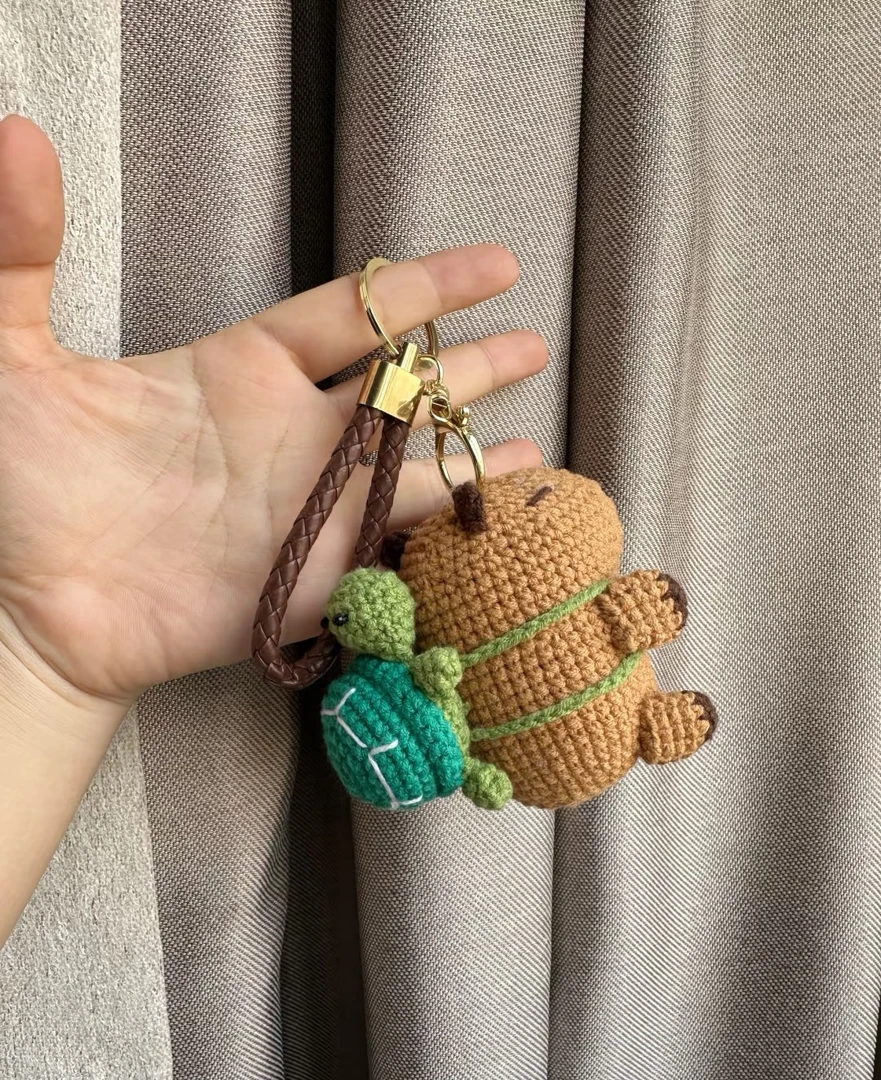 卡皮巴拉小河豚毛线钩针织成品diy材料包手工编织礼物