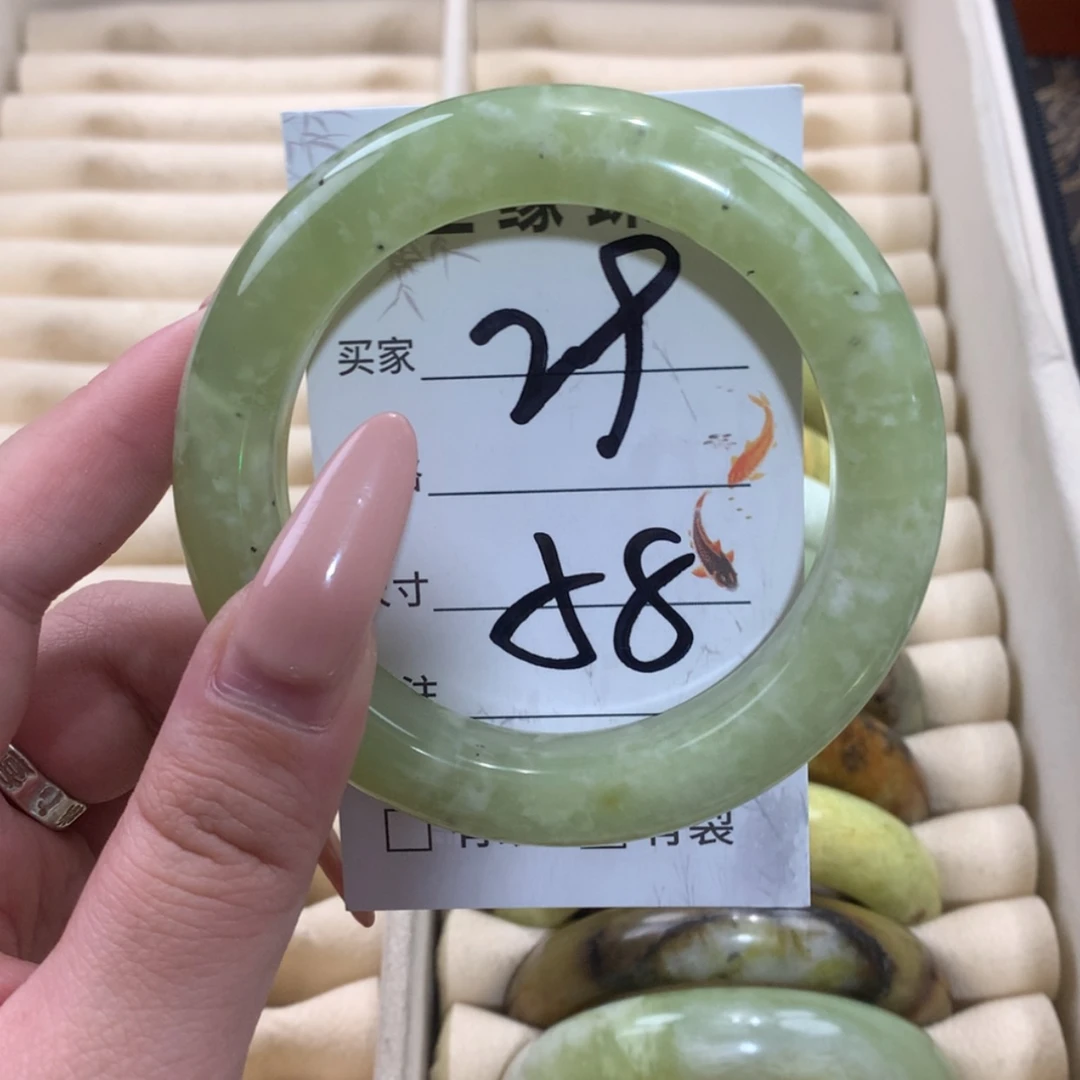 【闪购商品】未镶嵌蛇纹石玉手镯