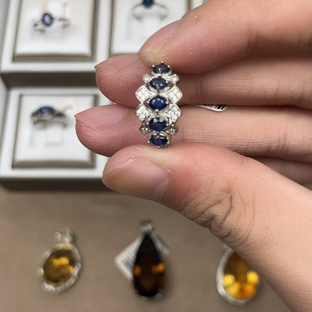 银S925镶嵌戒指蓝宝石