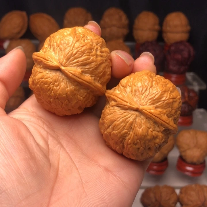 桃核吊坠23金丝绣球