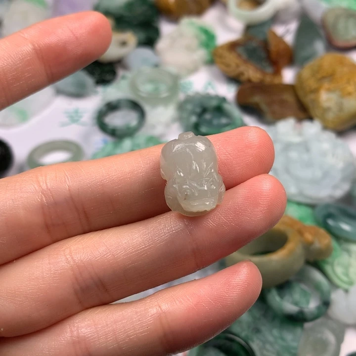 形***？定制翡翠未镶嵌翡翠