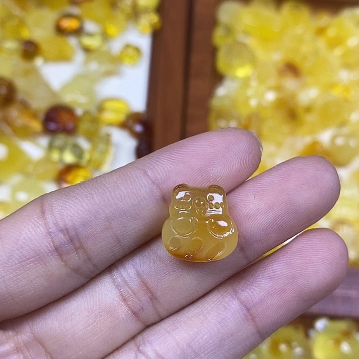 橄榄核吊坠小熊52