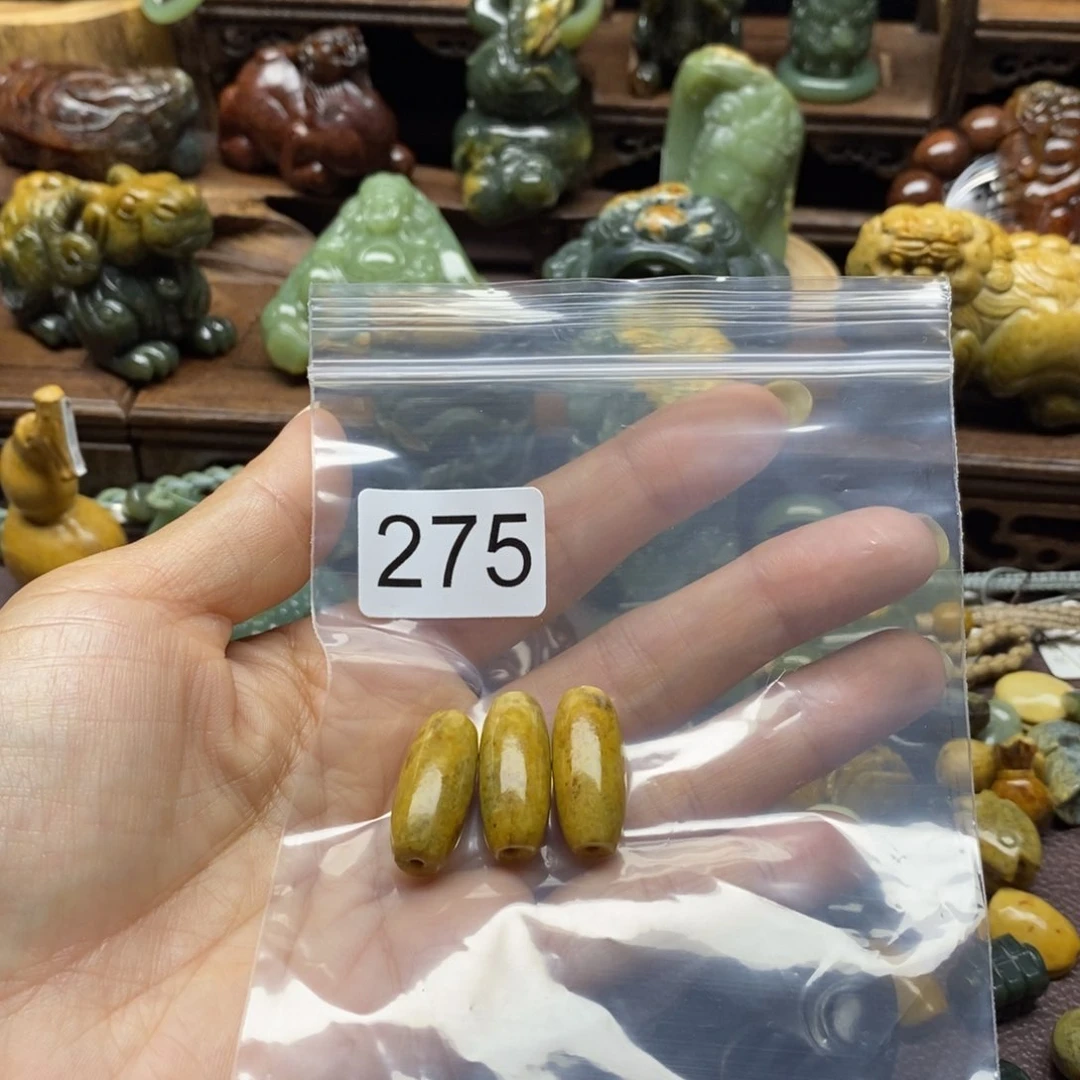 未镶嵌岫岩河磨玉（透闪石质玉）把件乐****