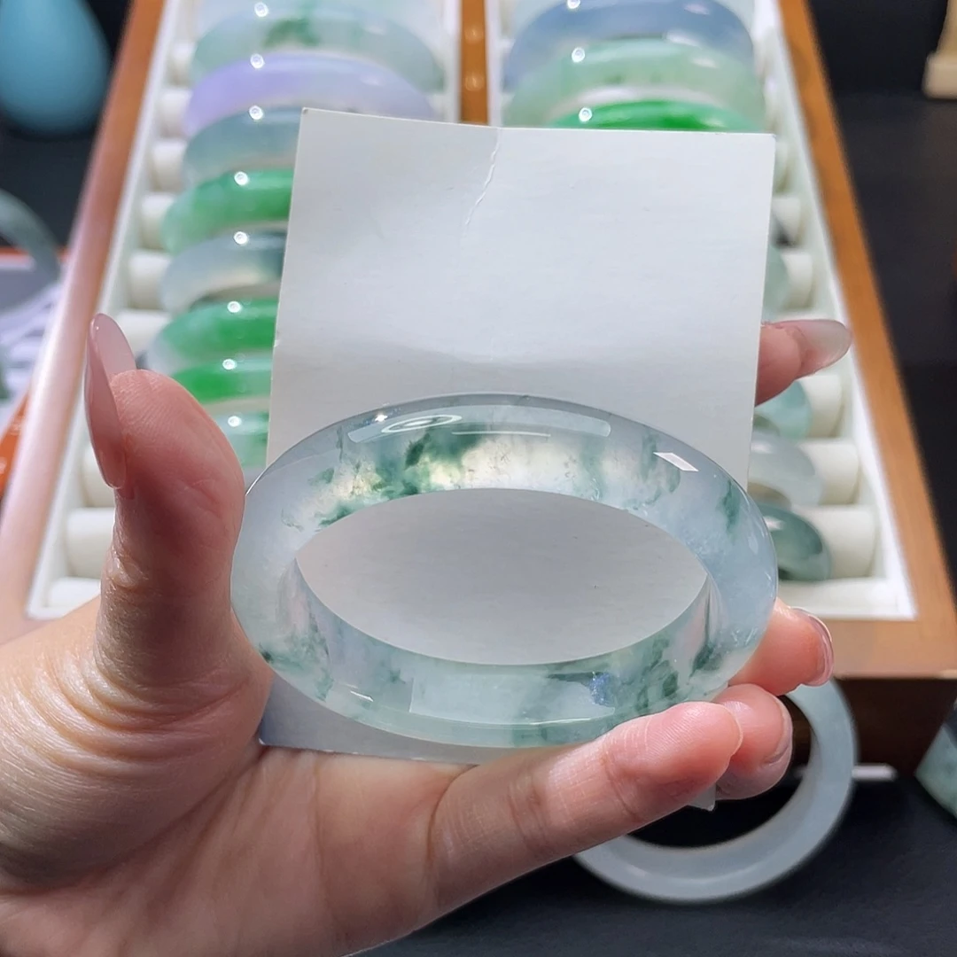 翡翠未镶嵌手镯51贵妃高冰飘花