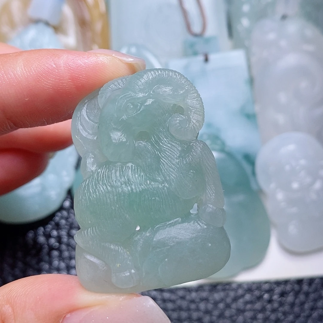 未镶嵌定制翡翠毛货付款后确认抛光