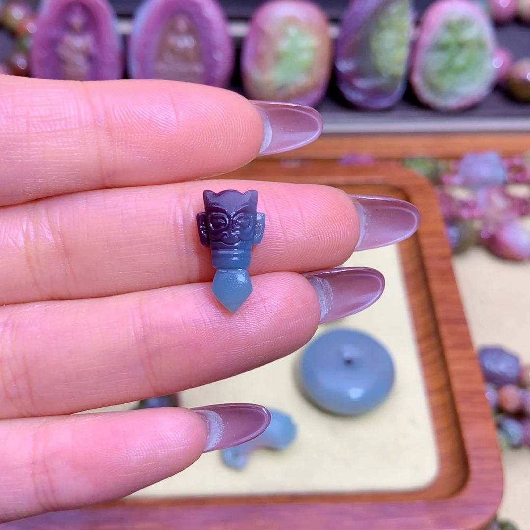 玛瑙挂件未镶嵌名****眼盐源