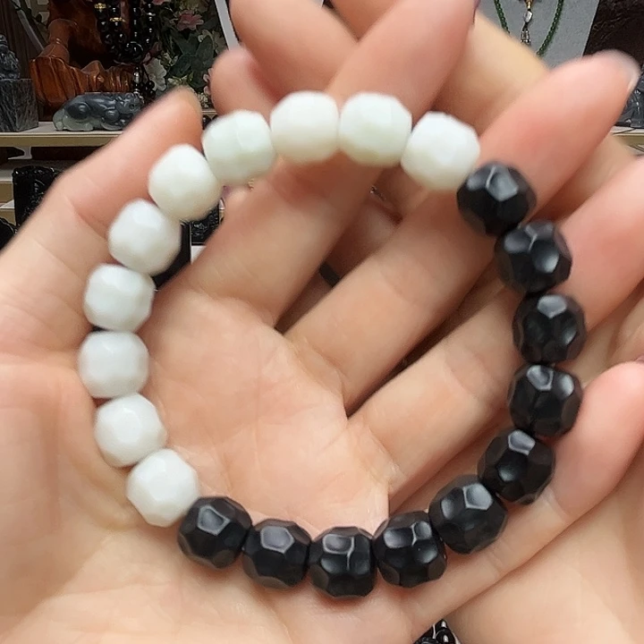 沙***舟和田玉（墨玉）未镶嵌颈饰啦12无相珠宝级