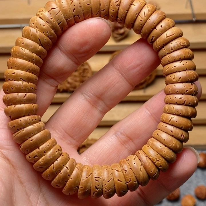 桃核雕刻聚宝盆手串