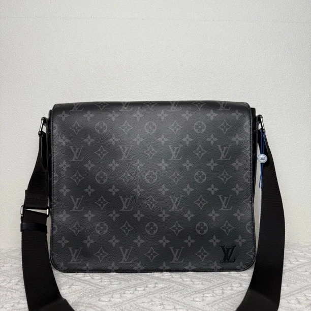 99新 LouisVuitton/路易威登 5809/闲置品芯片款黑老花中号邮差包
