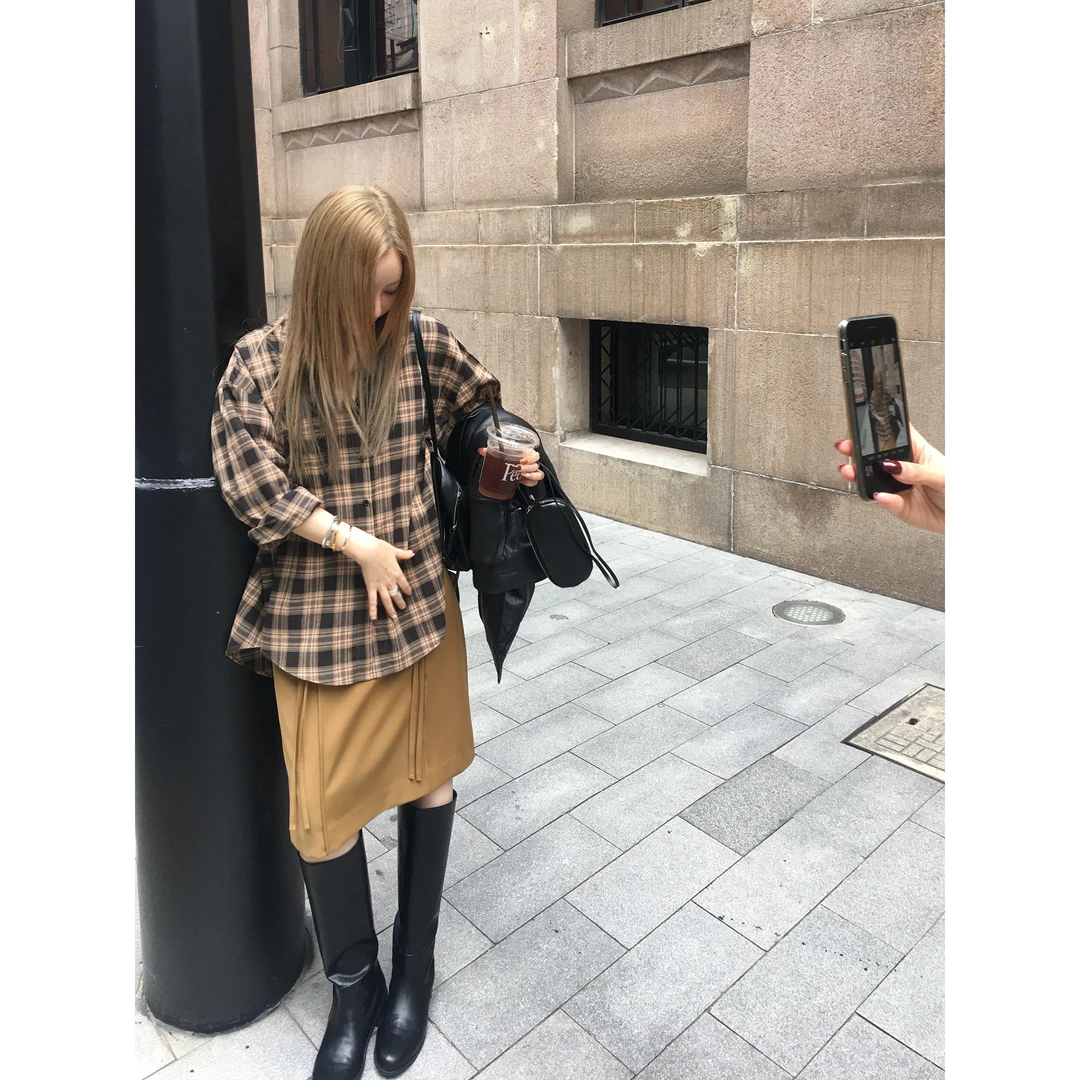 sukiired经典格纹前短后长通勤格子百搭衬衫/格子木耳边无袖上衣