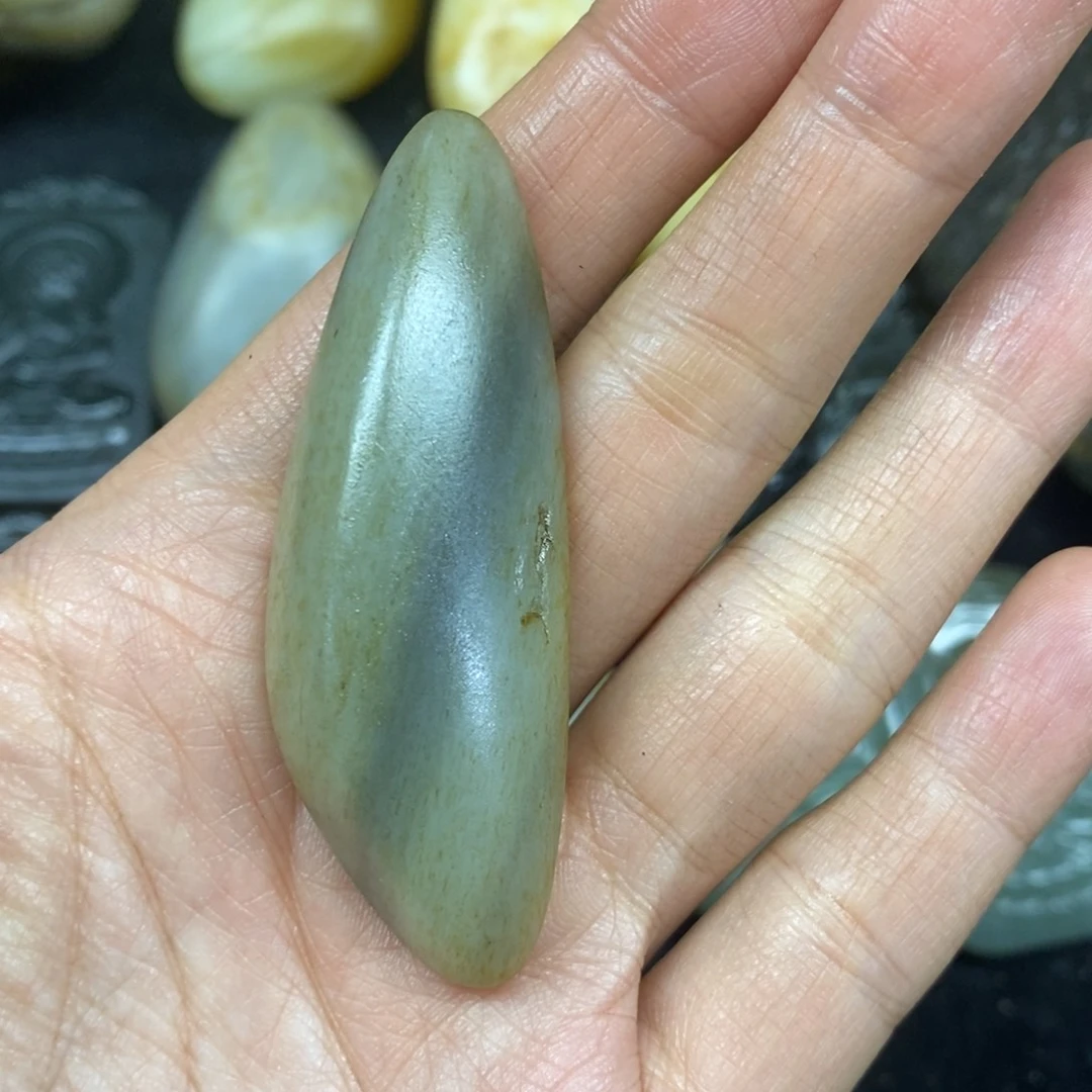 未镶嵌和田玉（糖玉）挂件