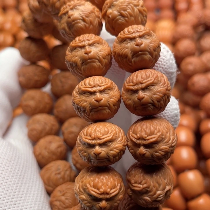 猴头核桃吊坠知***。斗战胜佛