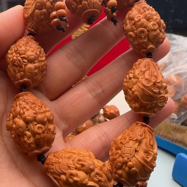 橄榄核手串雕刻工艺