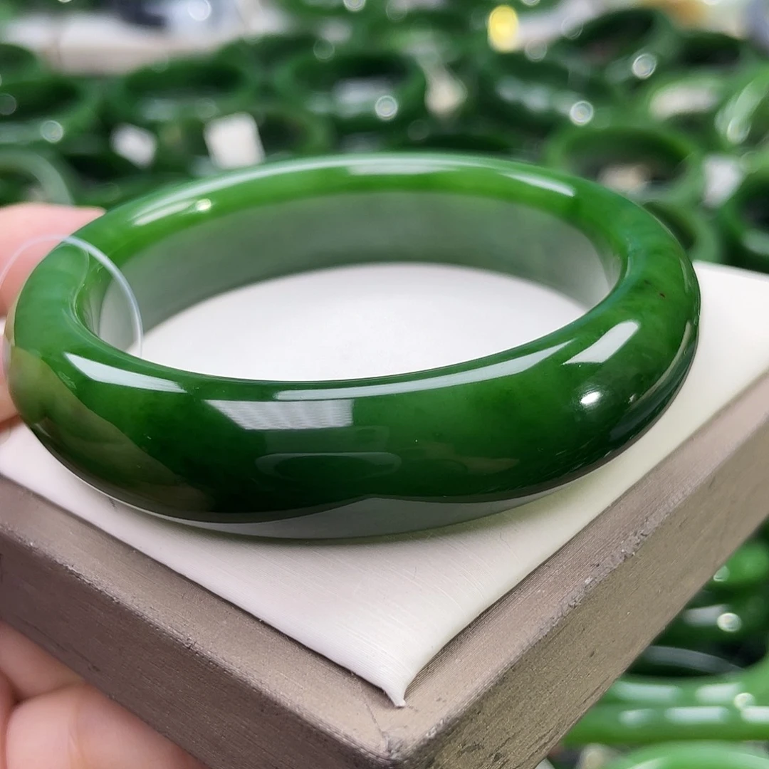 未镶嵌手镯和田玉（碧玉）