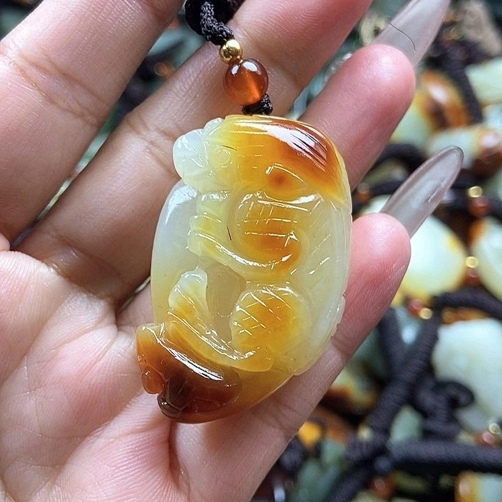 和田玉颈饰未镶嵌