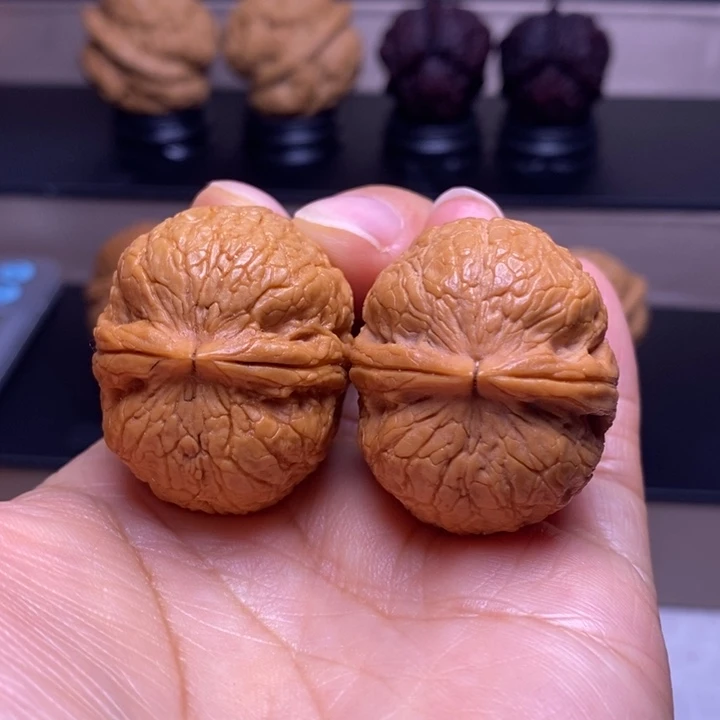 文玩核桃把件粗筋蛇蛋21