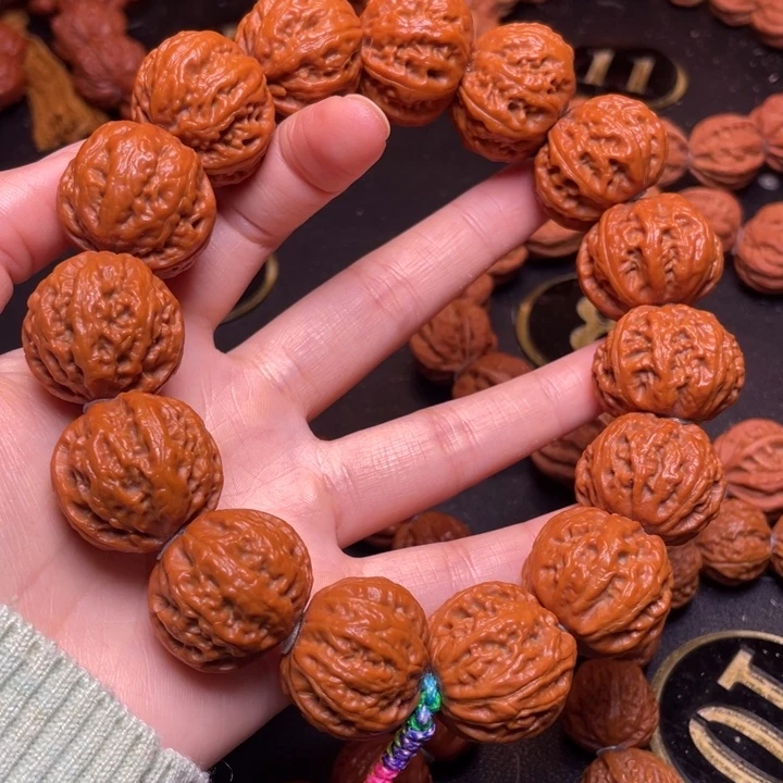 小***️文玩核桃把件粗筋矮桩珊瑚磨盘