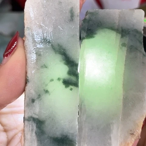 翡翠颈饰未镶嵌翡翠