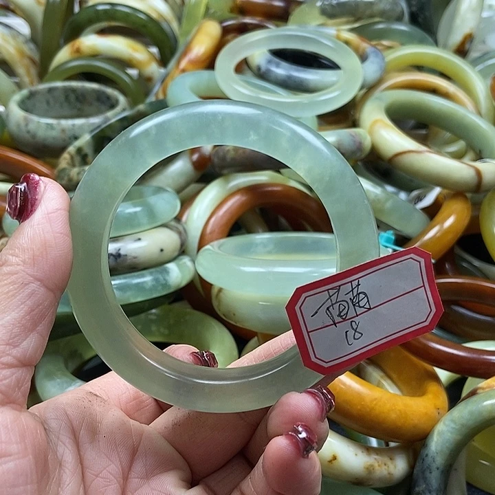 蛇纹石玉手镯未镶嵌苗***?