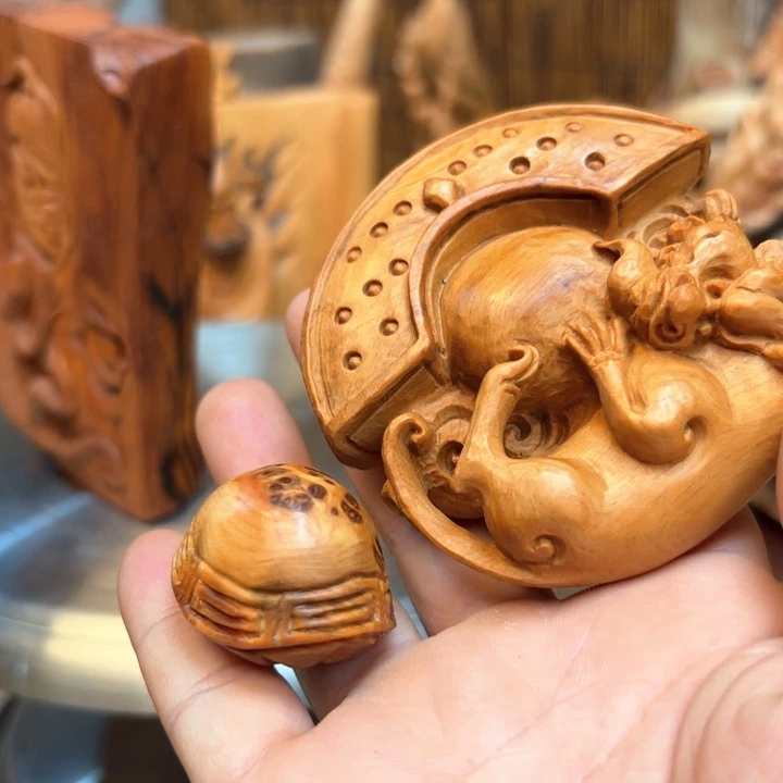 洞***天柏木手把件的设计和制作
