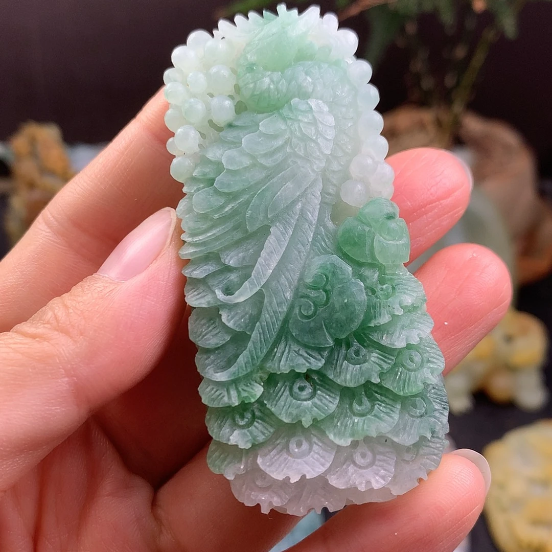 定制翡翠未镶嵌孔雀