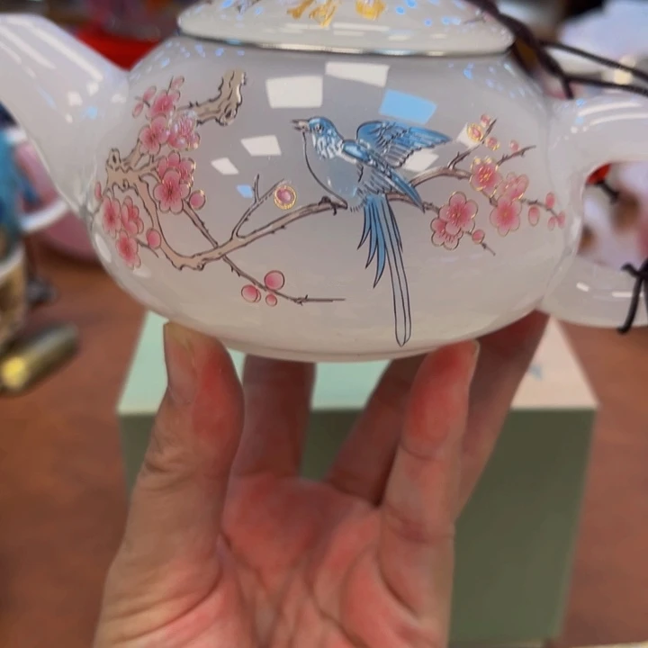 花花绿绿地在火山直播分享