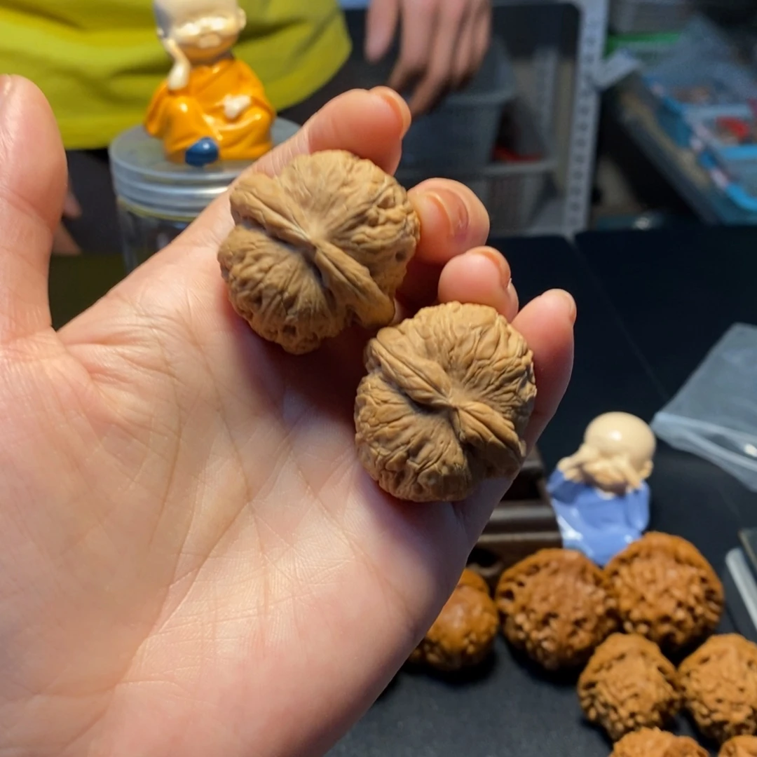 文玩核桃把件16号手捻元宝33尺全品