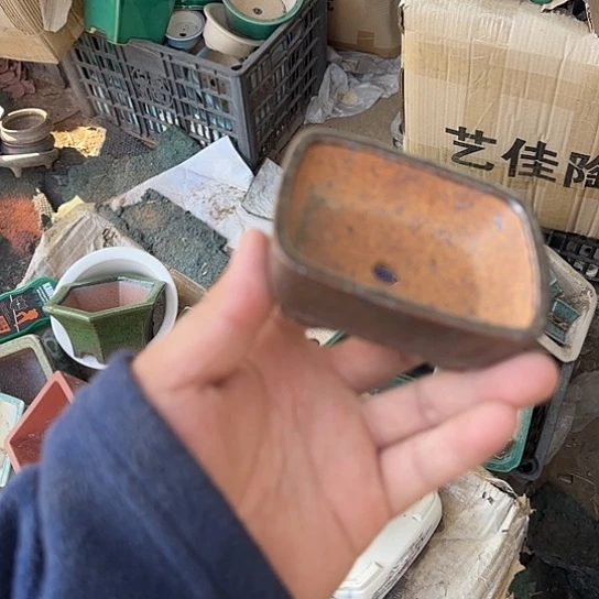 在家里等车回家我才放心啦吧呵呵的在那