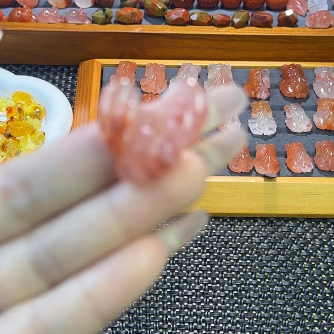 南红玛瑙未镶嵌珠宝半成品荷花1