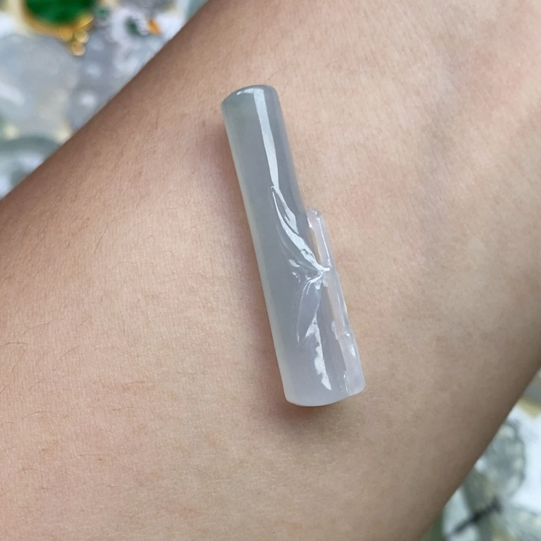 翡翠未镶嵌颈饰竹节