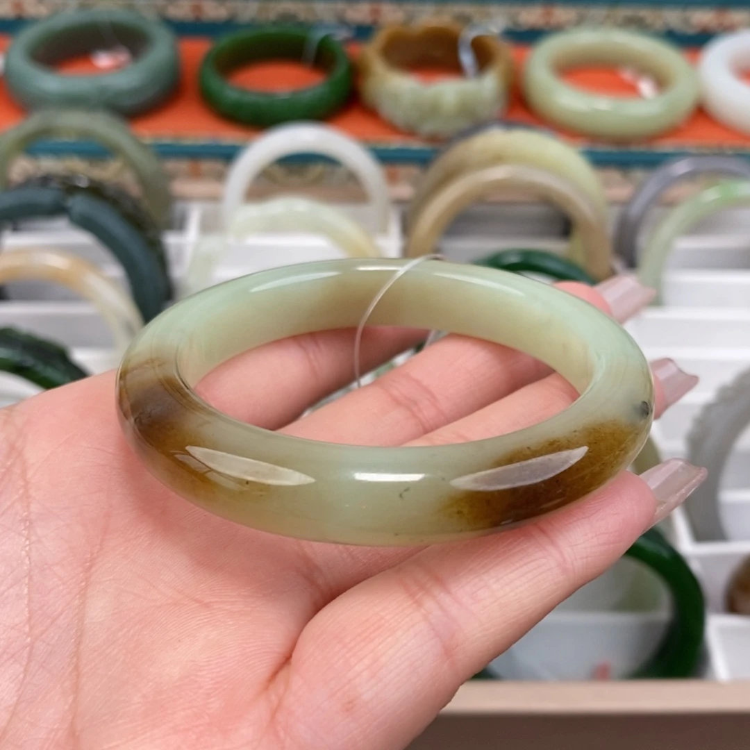 小***w和田玉未镶嵌手镯54.4