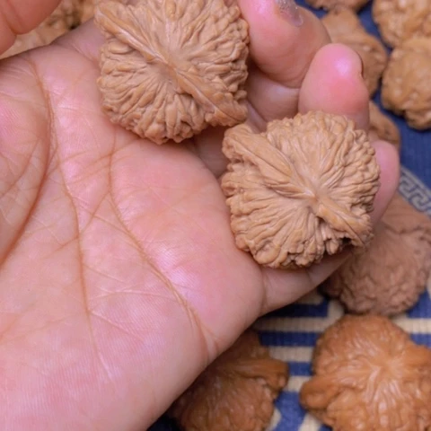 【闪购商品】文玩核桃吊坠励***?四座楼40